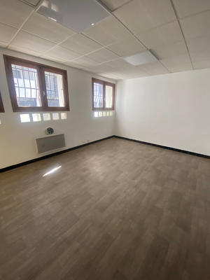 Local commercial - 114 m²