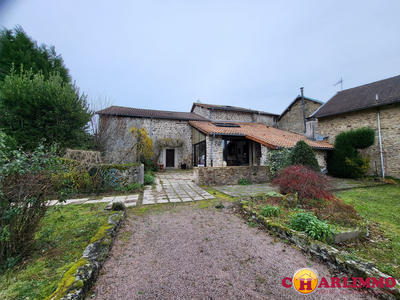 Maison traditionnelle - 192 m² - 6 pièces