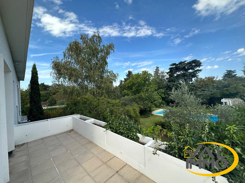 Maison - 270 m² - 7 pièces