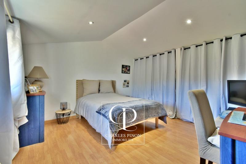 Villa - 141 m² - 5 pièces