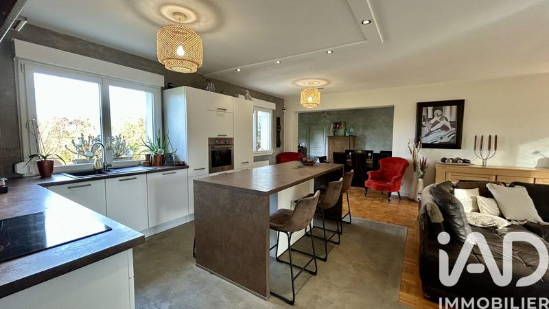 Maison - 141 m² - 8 pièces