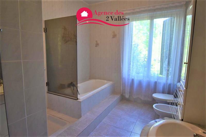 Maison - 212 m² - 8 pièces