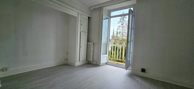 Maison - 203 m² - 9 pièces