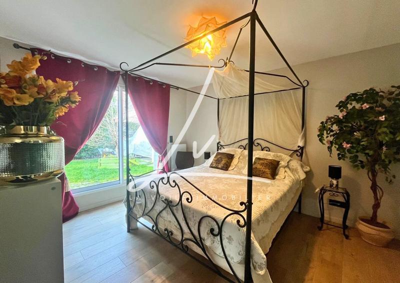 Maison - 185 m² - 8 pièces