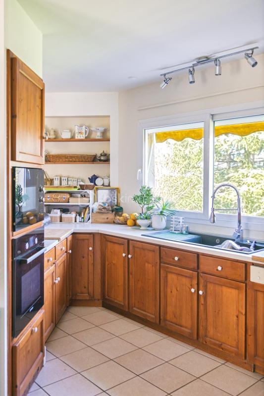 Propriété - 230 m² - 10 pièces