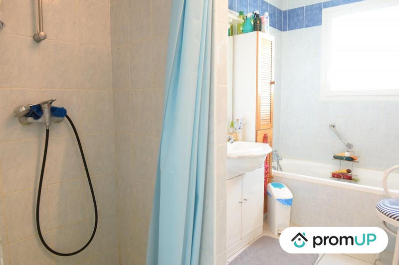 Maison traditionnelle - 88 m² - 4 pièces