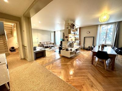 Duplex - 201 m² - 6 pièces