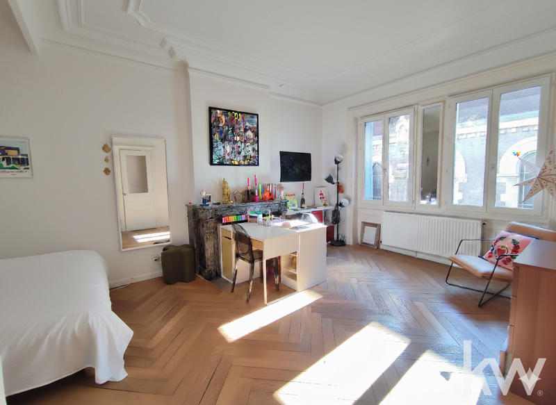 Appartement - 215 m² - 6 pièces