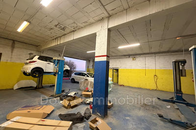 Local commercial - 1 000 m²