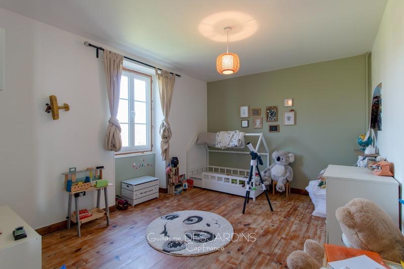 Maison - 137 m² - 5 pièces
