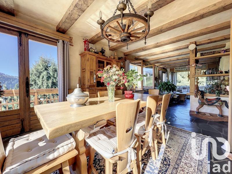 Maison - 300 m² - 7 pièces