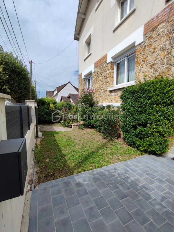 Demeure - 268 m² - 8 pièces