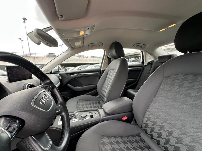 Audi A3 III (2) Berline 1.6 Tdi 110 Business Line s tronic 7