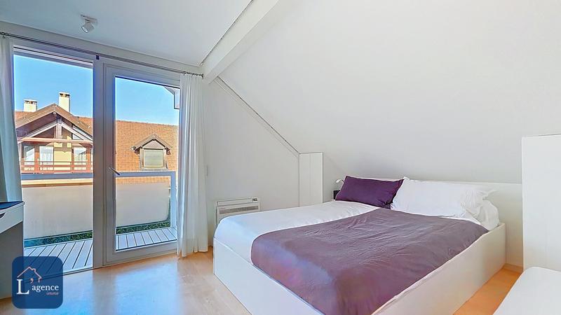 Maison contemporaine - 257 m² - 7 pièces