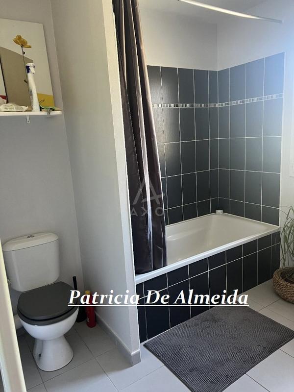 Maison jumelée - 92 m² - 4 pièces