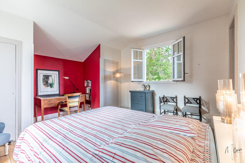 Maison - 289 m² - 10 pièces