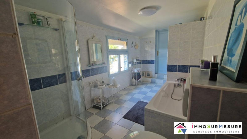 Maison - 150 m² - 10 pièces