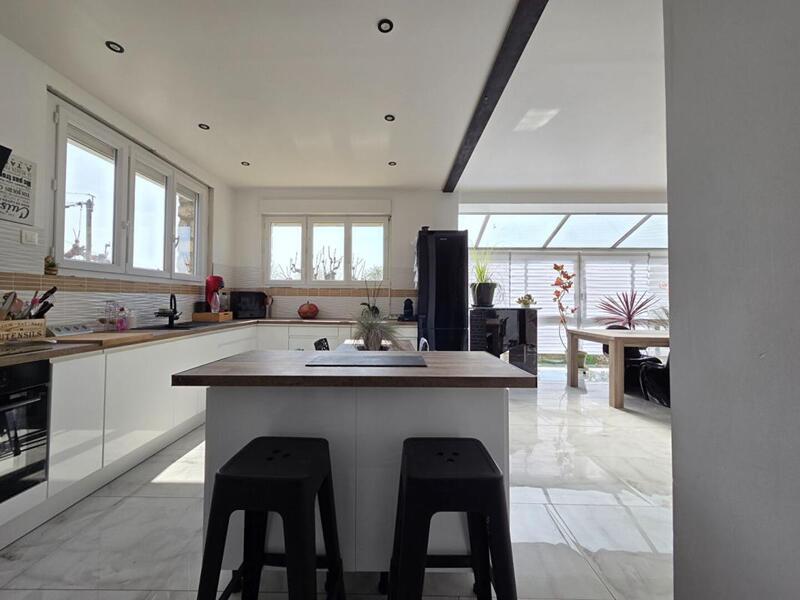 Maison - 169 m² - 7 pièces