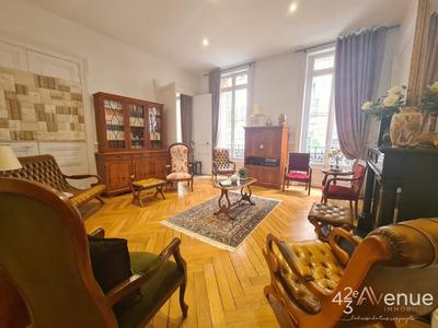 Appartement - 205 m² - 6 pièces