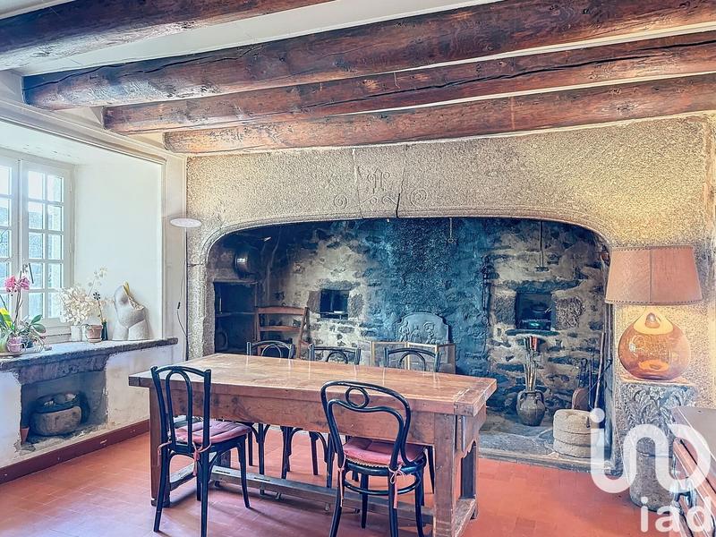 Maison - 270 m² - 11 pièces