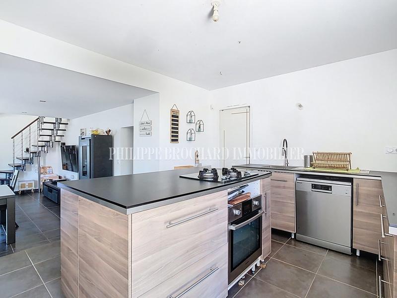 Maison - 98 m² - 5 pièces