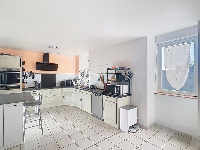 Maison - 104 m² - 6 pièces