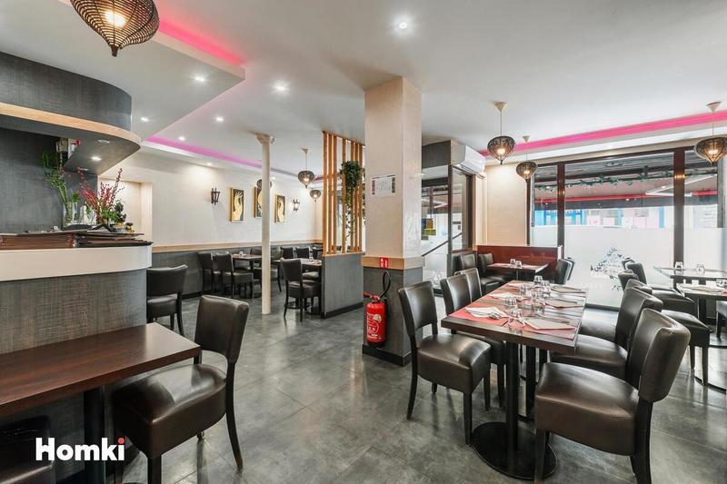 Local commercial - 97 m² - 4 pièces