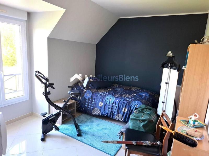 Maison traditionnelle - 186 m² - 8 pièces