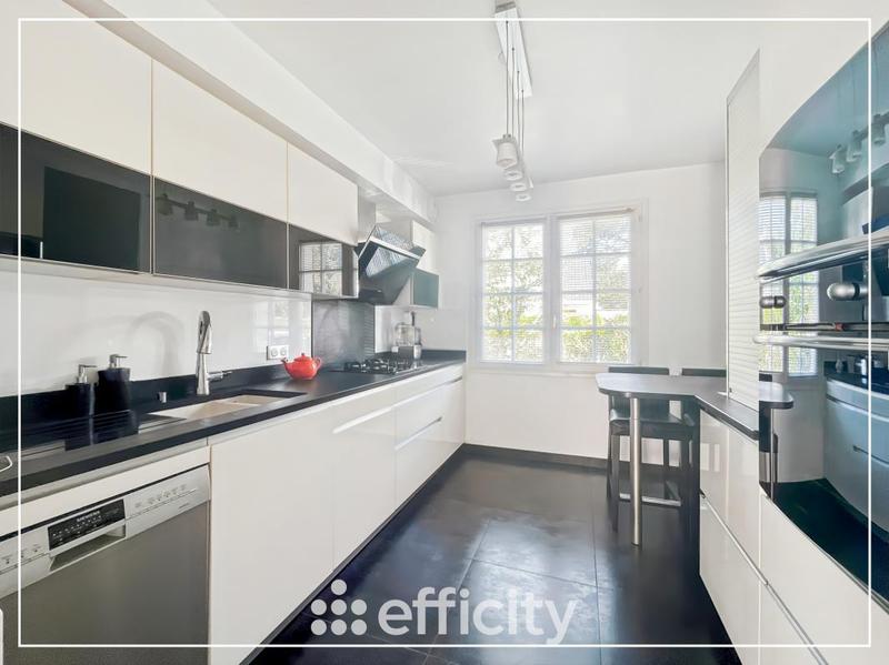 Maison - 180 m² - 7 pièces