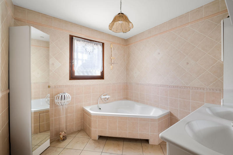 Maison - 157 m² - 7 pièces