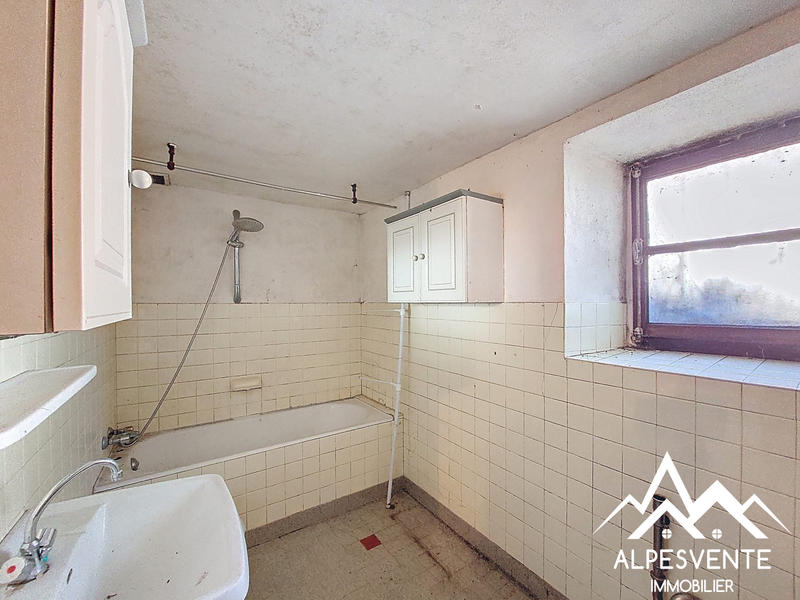 Maison - 260 m² - 9 pièces