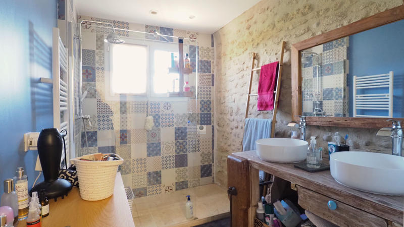 Maison - 236 m² - 7 pièces