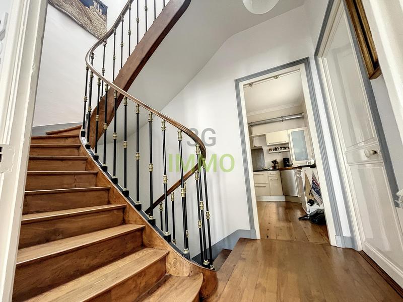 Maison de ville - 181 m² - 8 pièces