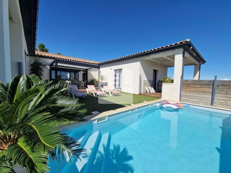 Maison - 205 m² - 7 pièces