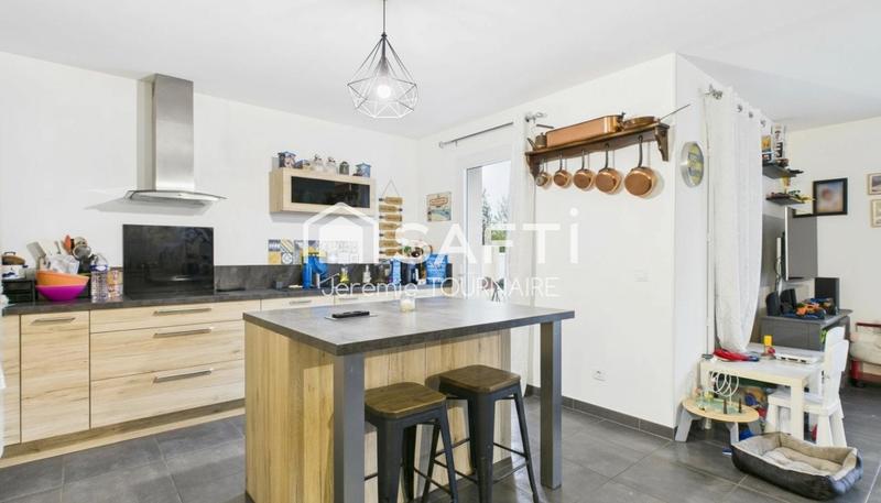 Maison - 99 m² - 4 pièces