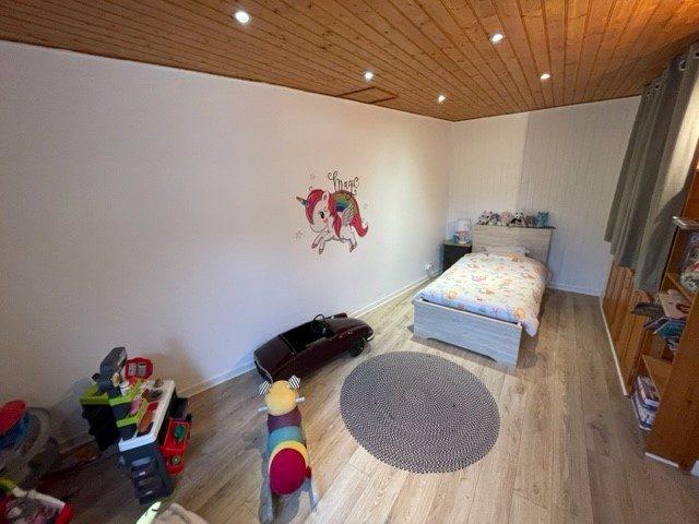 Maison - 185 m² - 8 pièces