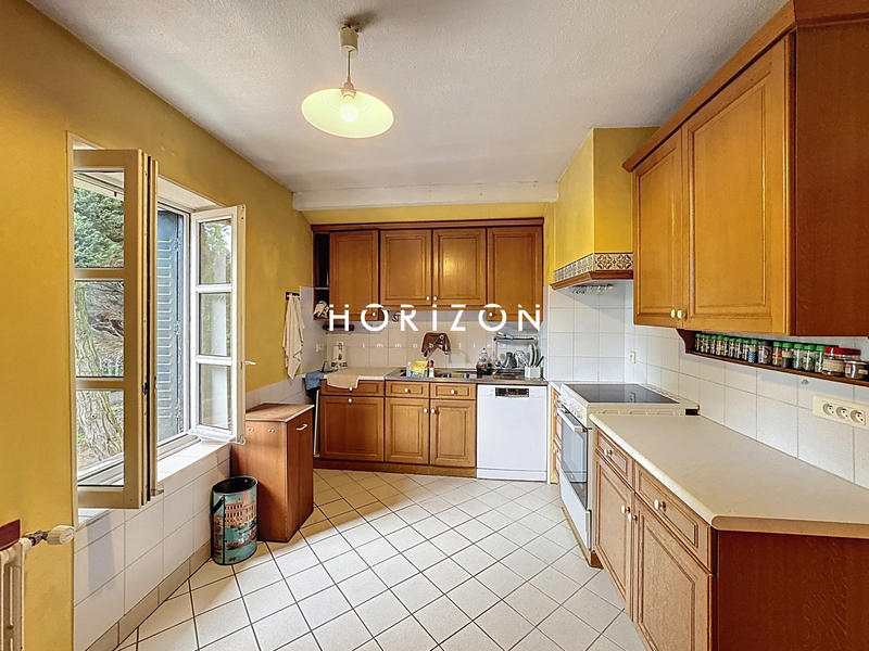 Maison ancienne - 205 m² - 8 pièces