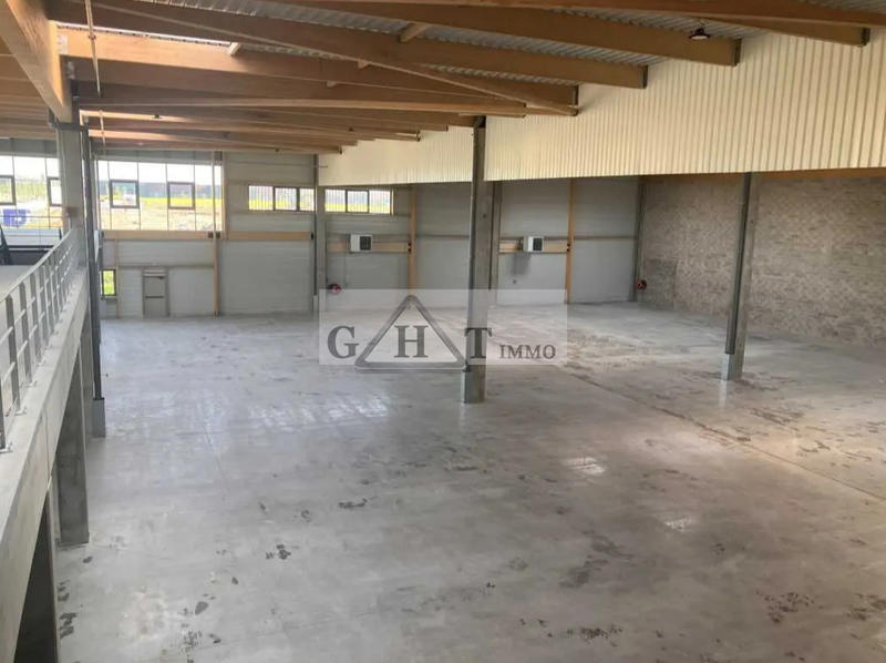 Entrepôt - 3 537 m²