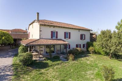 Maison en pierre - 232 m² - 7 pièces