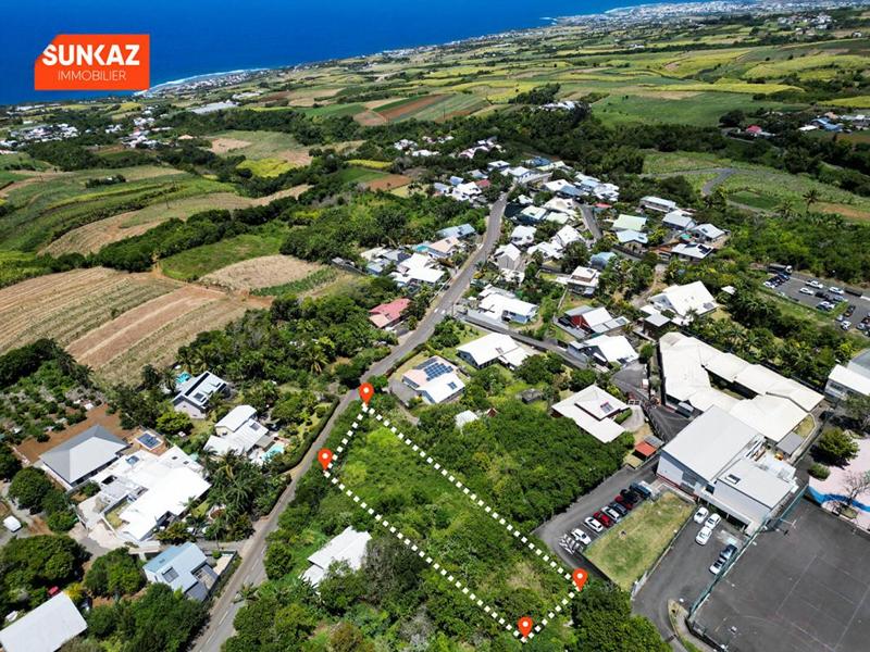 Terrain constructible - 1 709 m²