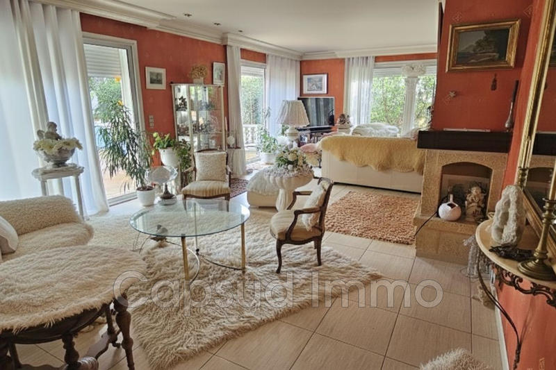 Maison - 180 m² - 6 pièces