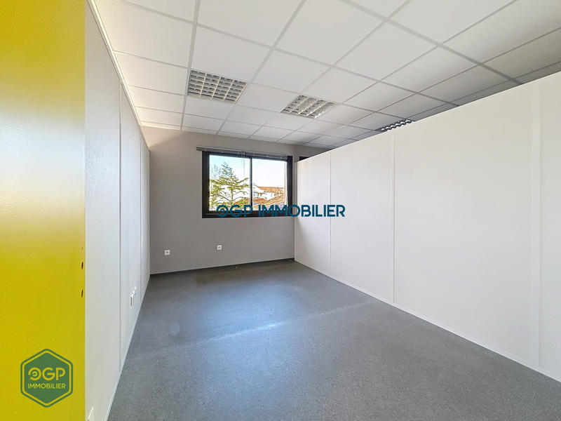 Local commercial - 130 m² - 5 pièces