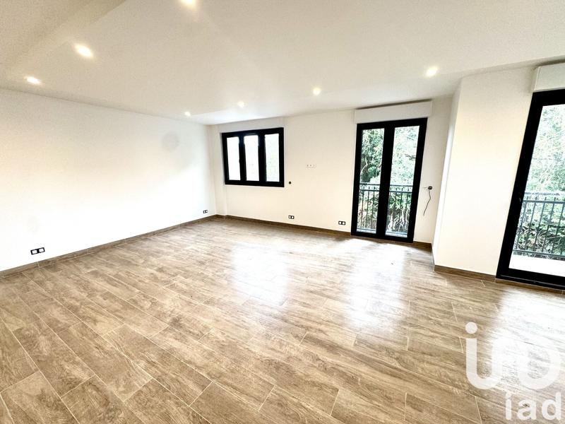 Maison - 192 m² - 10 pièces