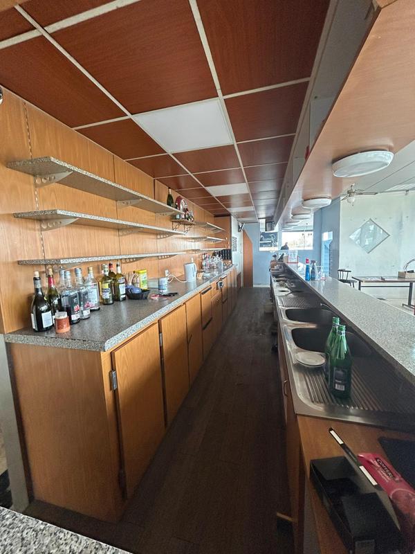 Local commercial - 11 190 m² - 18 pièces