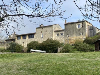 Demeure - 230 m² - 6 pièces