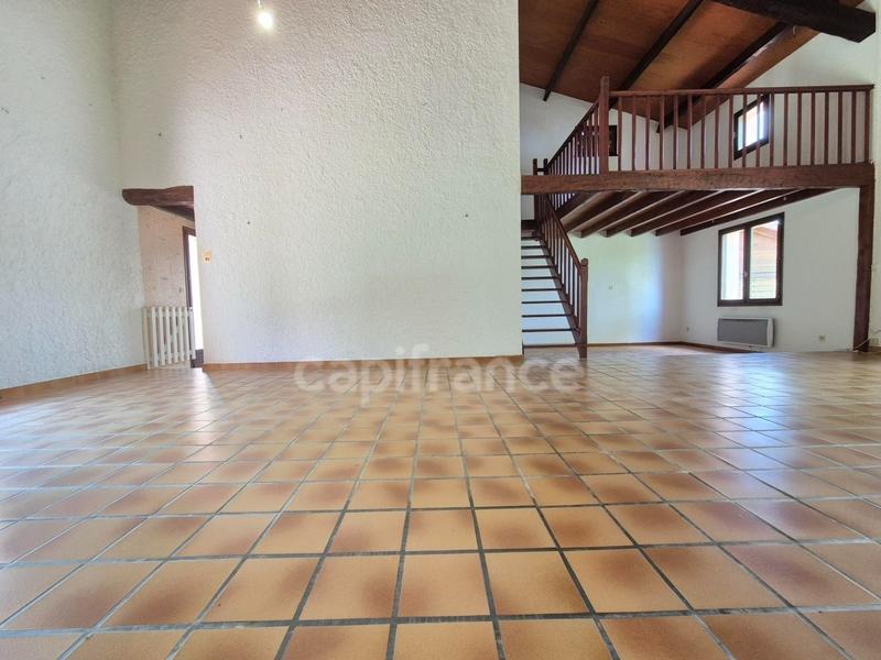 Maison - 140 m² - 5 pièces