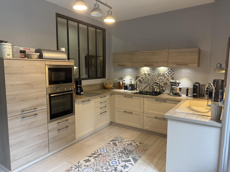 Maison - 180 m² - 9 pièces