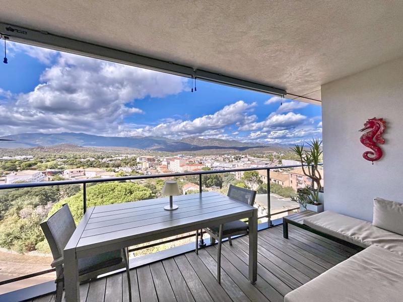 Studio - 30 m² - 1 pièce