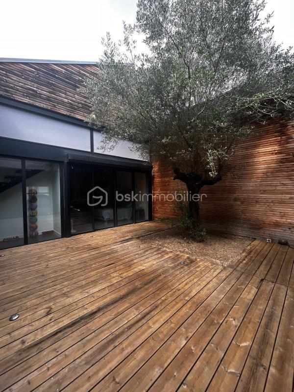 Loft - 220 m² - 4 pièces