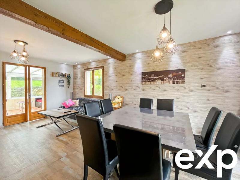 Maison - 104 m² - 6 pièces